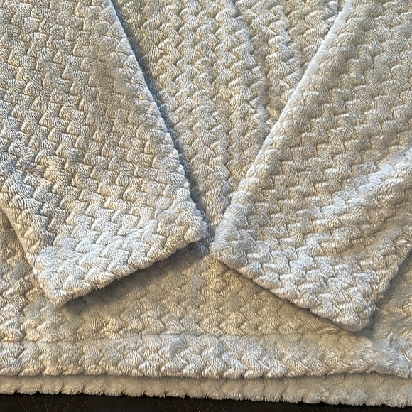 Women’s Columbia Half Zip Sweater - Picture 4 of 4